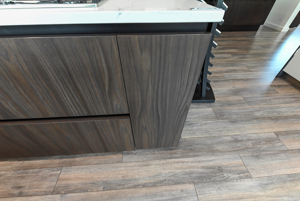 Aster Cucine Modern Two-Tone Kitchen with Island & Appliances