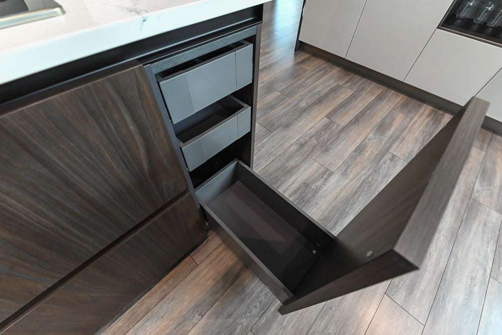 Aster Cucine Modern Two-Tone Kitchen with Island & Appliances
