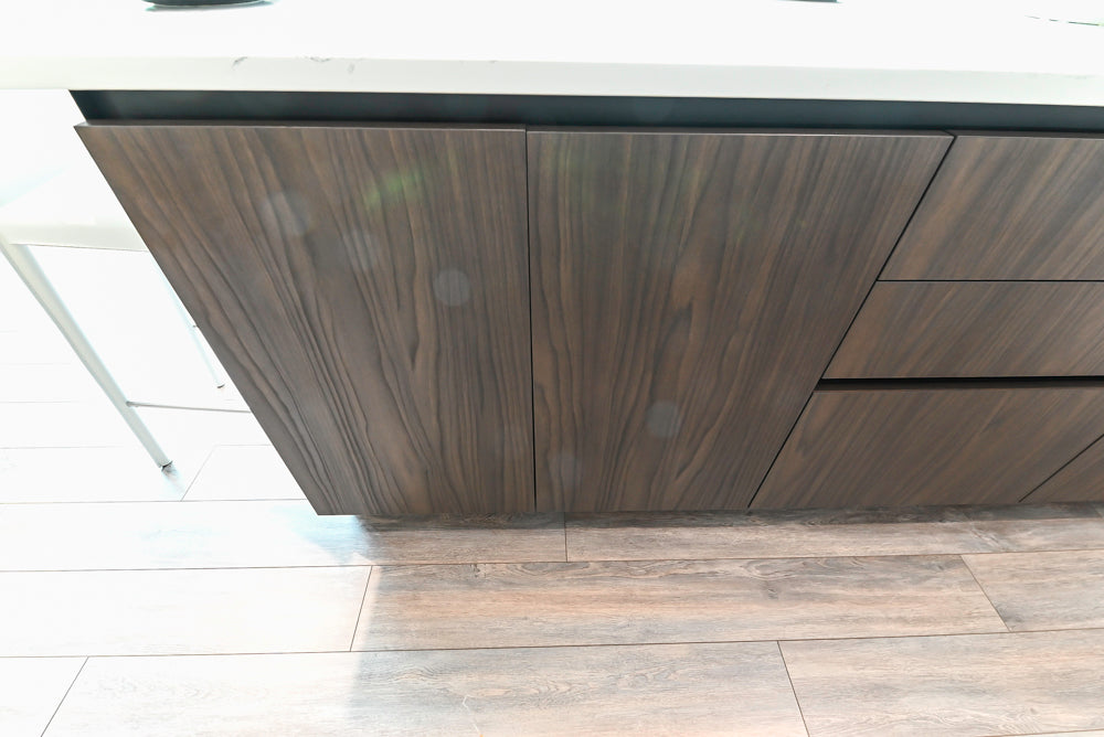 Aster Cucine Modern Two-Tone Kitchen with Island & Appliances