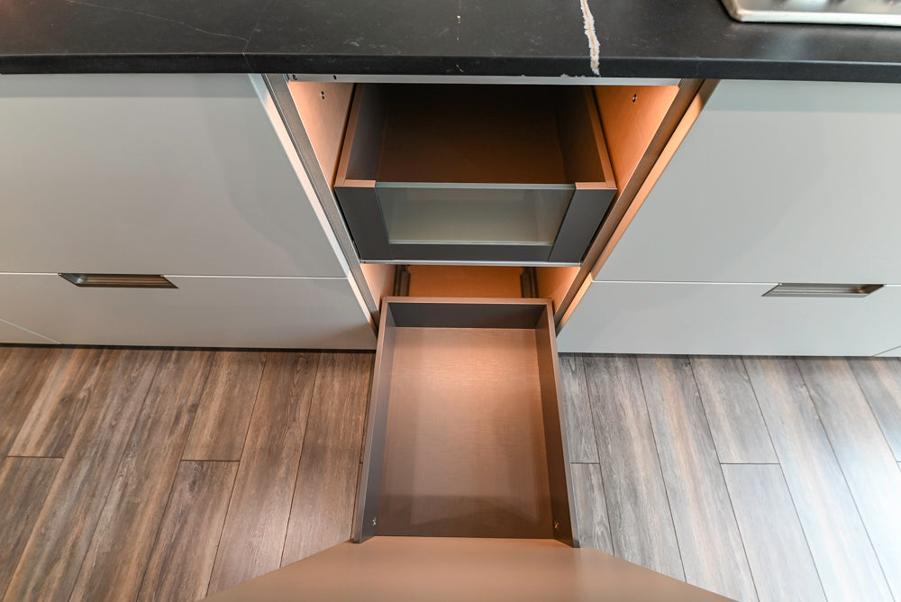Aster Cucine Modern Lacquered with Metallic Finish Kitchen & Island