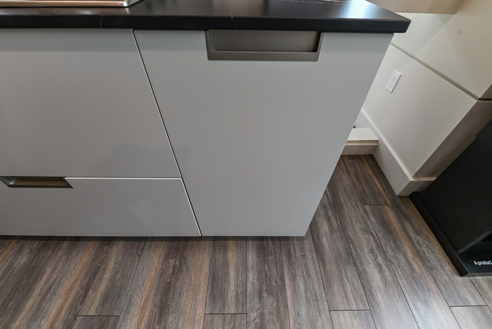 Aster Cucine Modern Lacquered with Metallic Finish Kitchen & Island