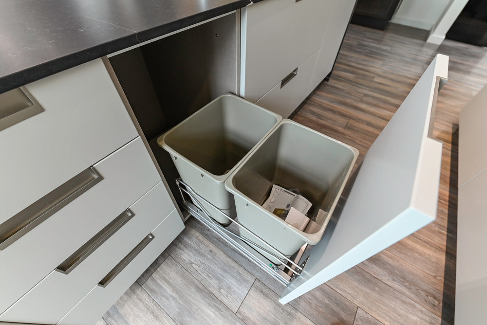 Aster Cucine Modern Lacquered with Metallic Finish Kitchen & Island