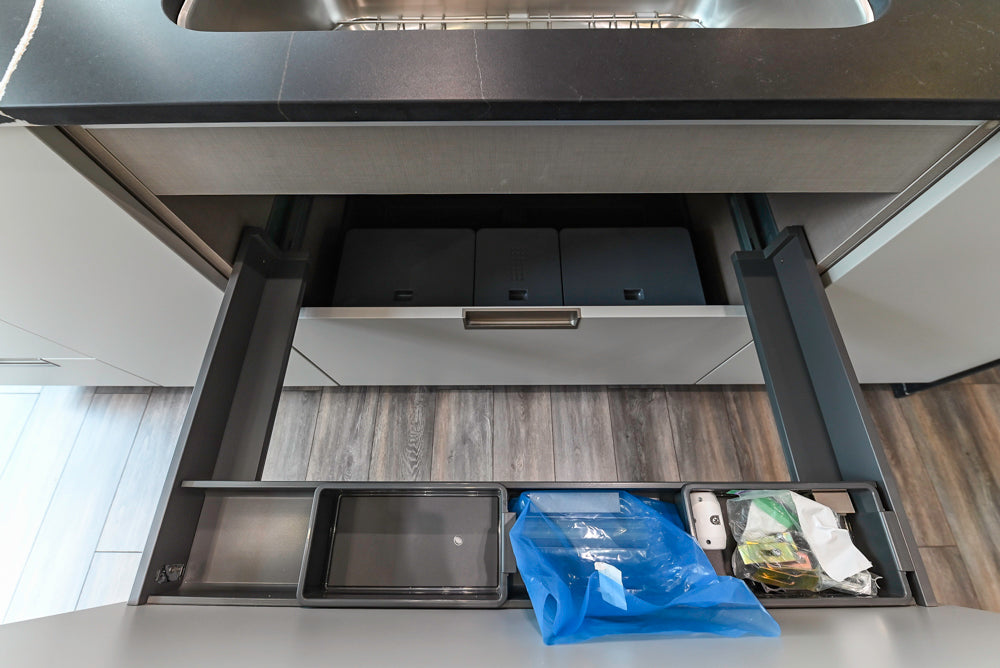Aster Cucine Modern Lacquered with Metallic Finish Kitchen & Island