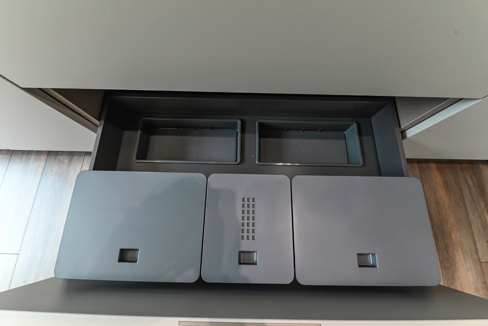 Aster Cucine Modern Lacquered with Metallic Finish Kitchen & Island