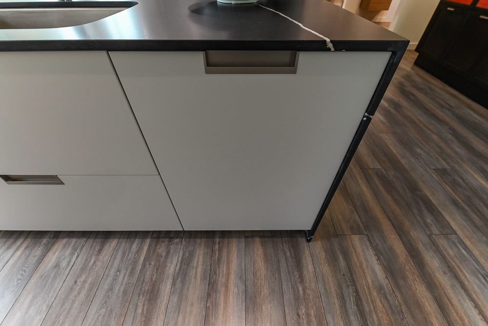 Aster Cucine Modern Lacquered with Metallic Finish Kitchen & Island
