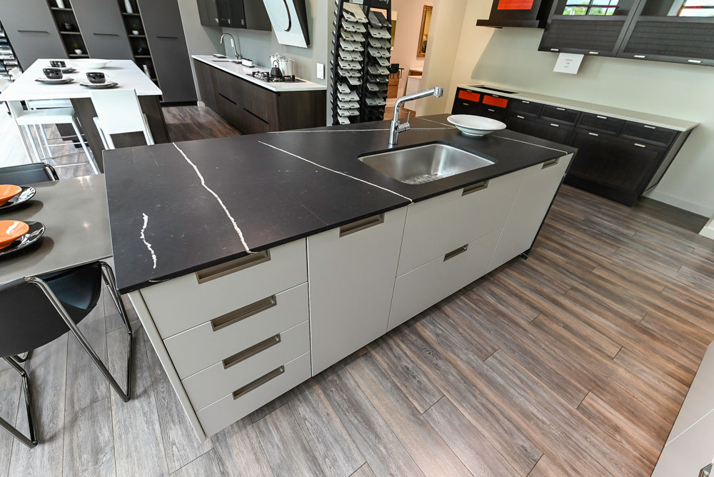 Aster Cucine Modern Lacquered with Metallic Finish Kitchen & Island
