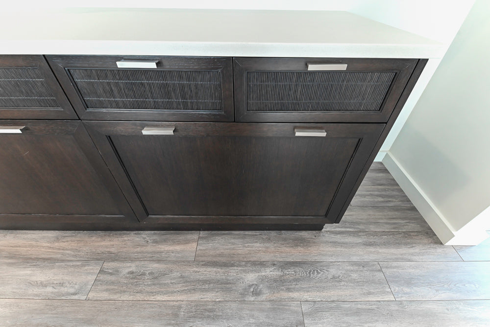 Bamax Transitional Solid Oak Cooking Wall with Red Bamboo Fronts