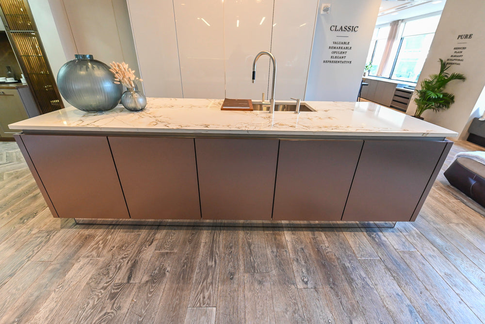 SieMatic S2 Modern Rose Gold Handleless Island with Lotus White Hideaway Pantry | photo 58