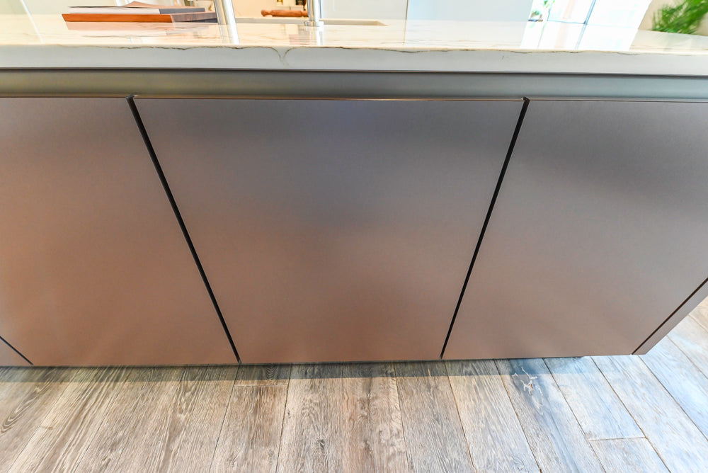 SieMatic S2 Modern Rose Gold Handleless Island with Lotus White Hideaway Pantry | photo 107