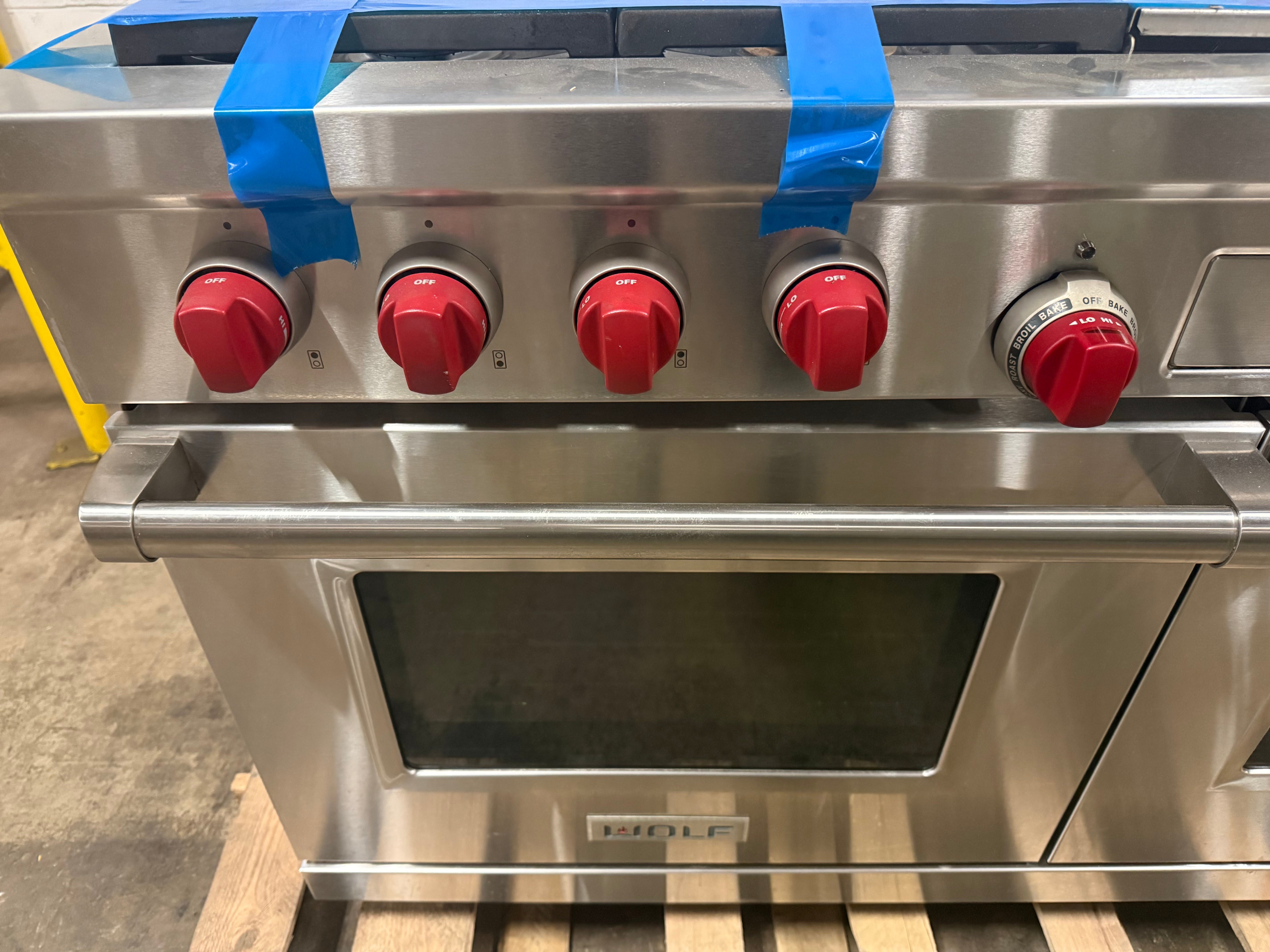 Wolf DF606CG 60" Stainless Steel Dual Fuel Range