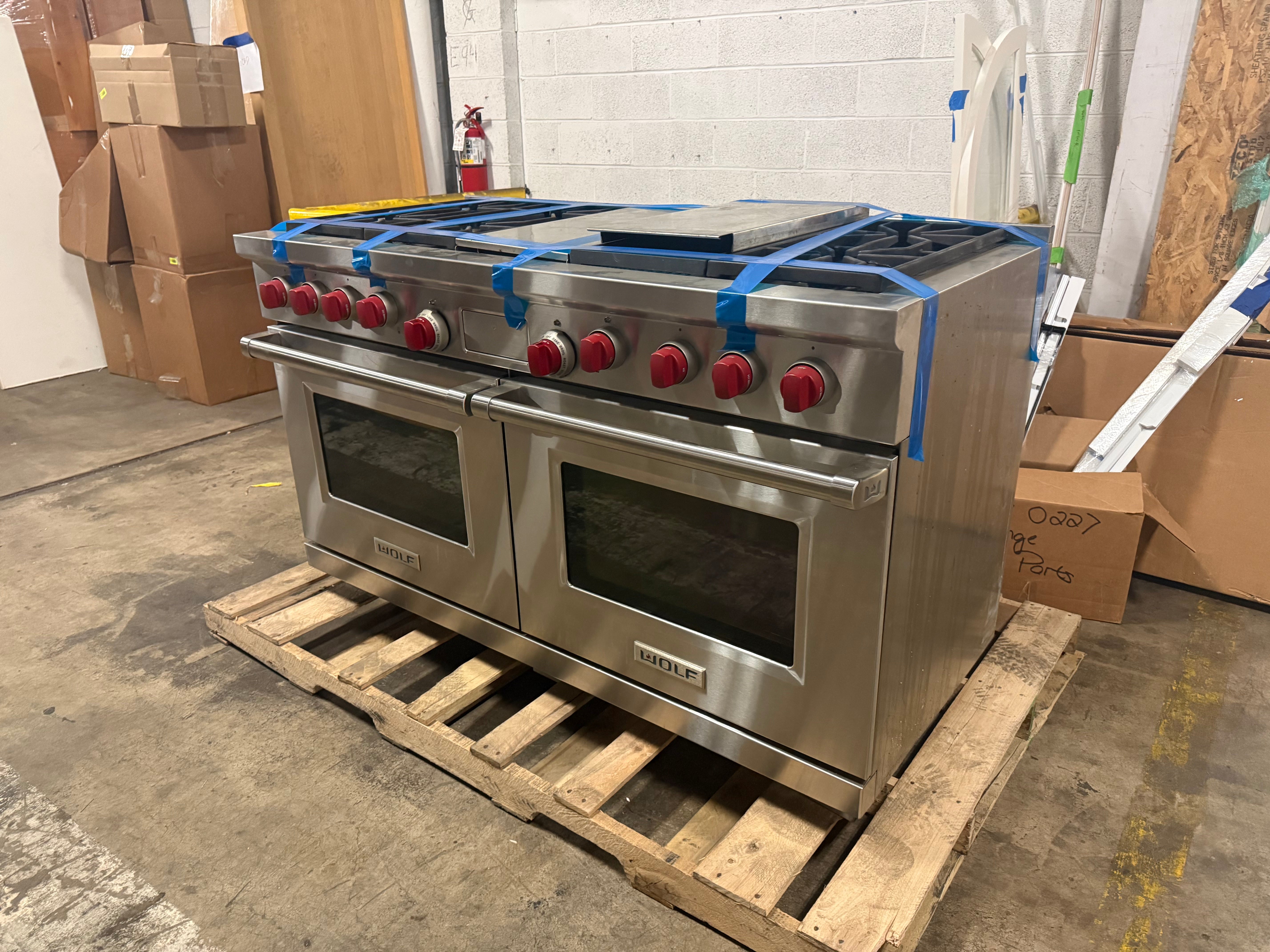Wolf DF606CG 60" Stainless Steel Dual Fuel Range