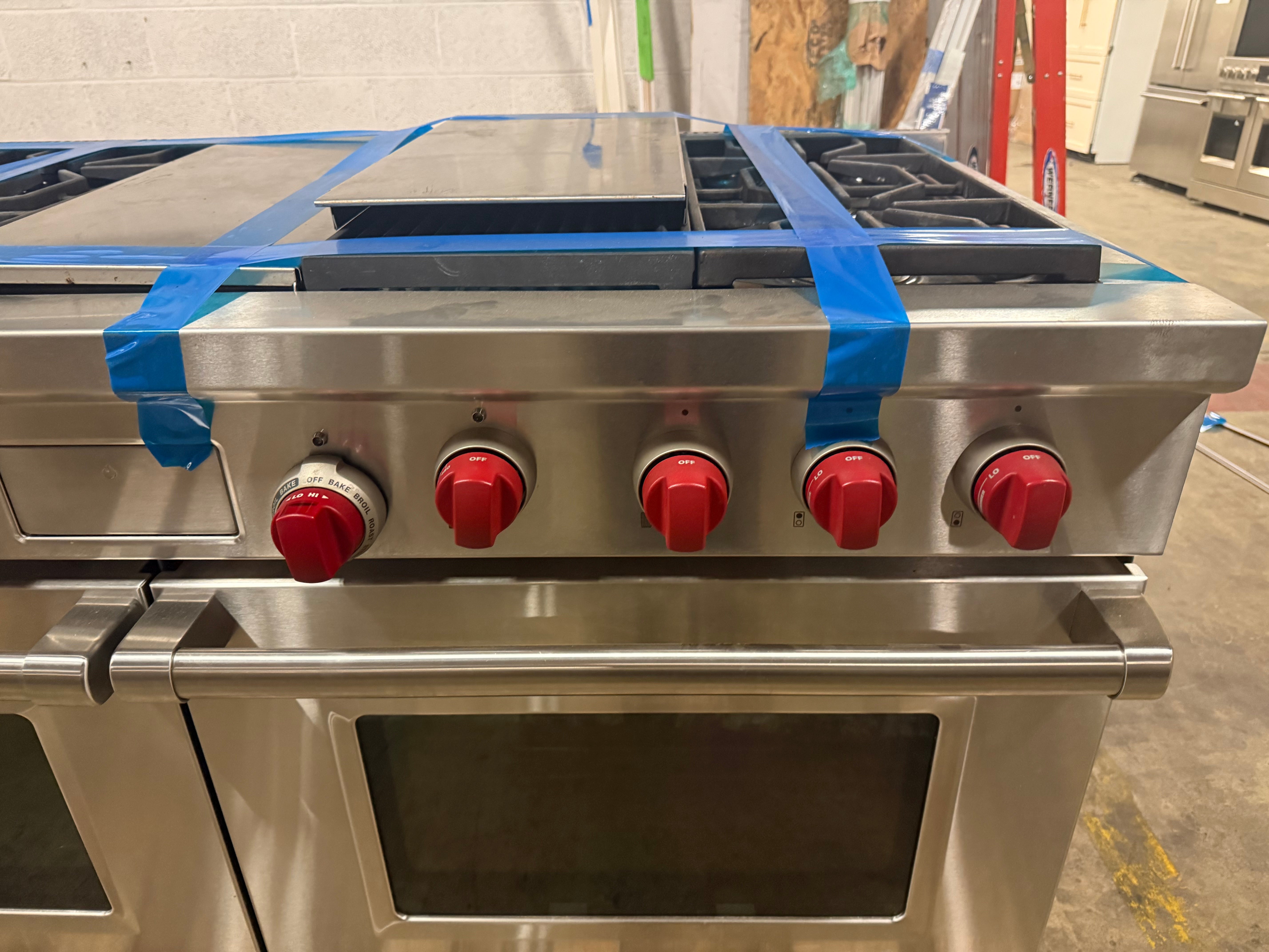 Wolf DF606CG 60" Stainless Steel Dual Fuel Range