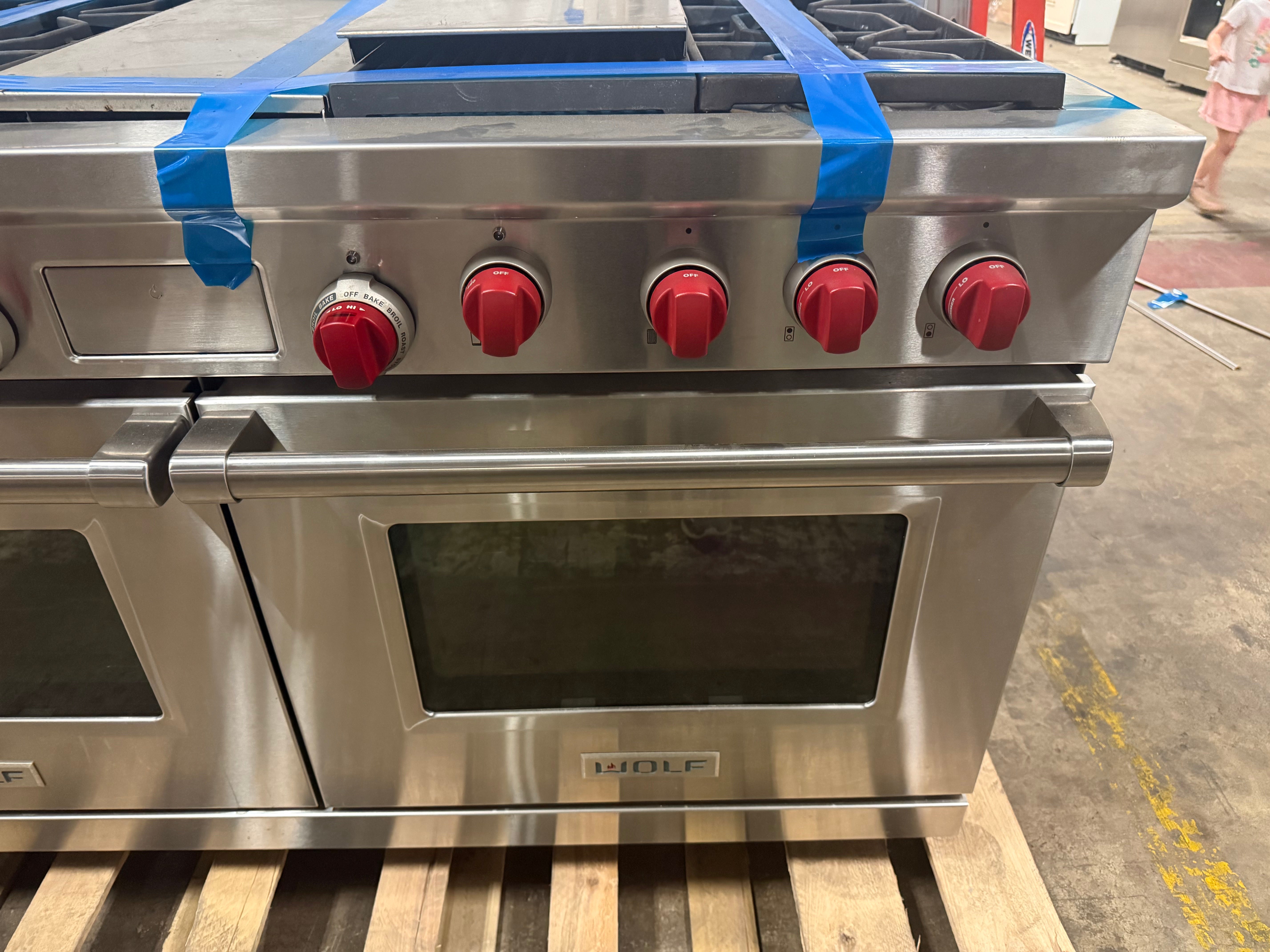 Wolf DF606CG 60" Stainless Steel Dual Fuel Range