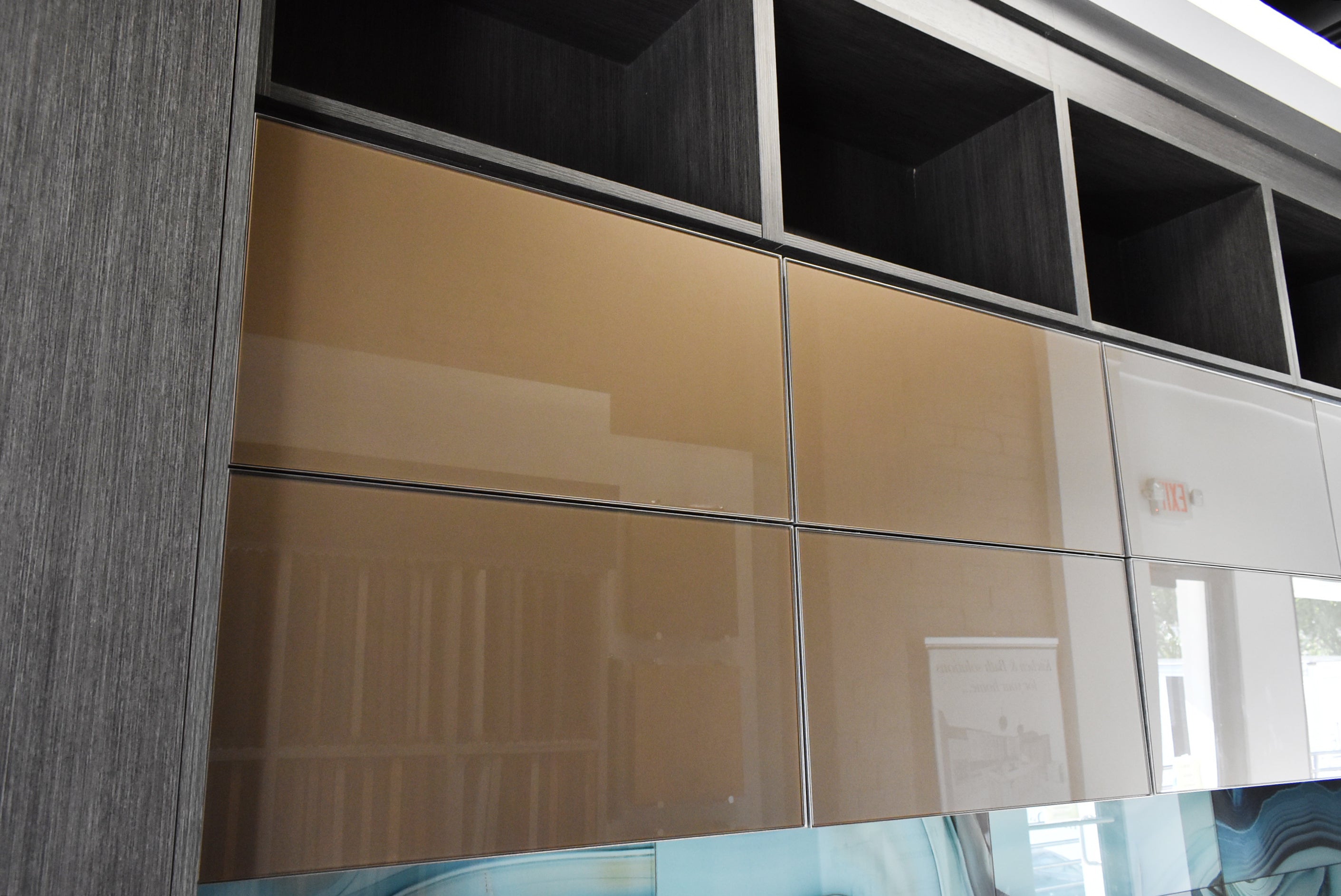 Composit Linea Touch Mocha Modern Showroom Display Kitchen