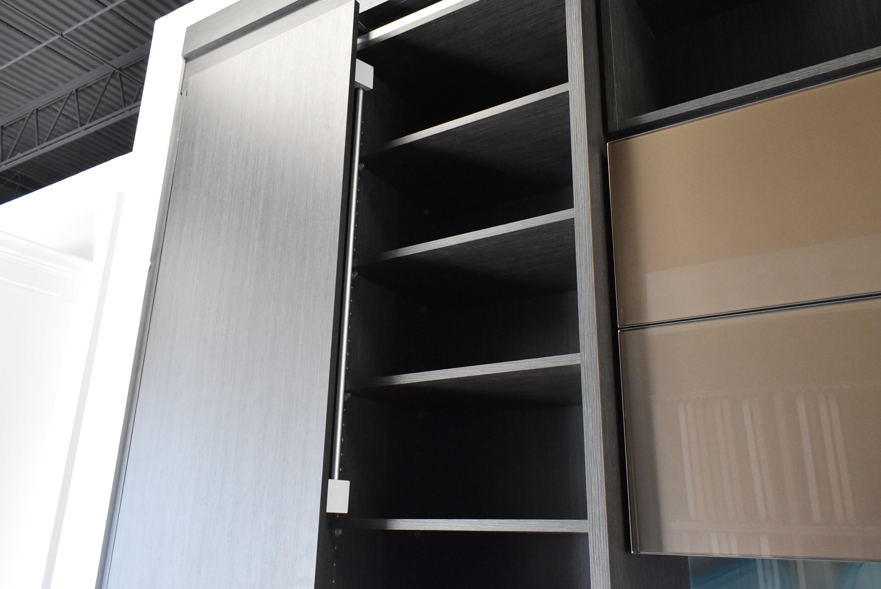 Composit Linea Touch Mocha Modern Showroom Display Kitchen