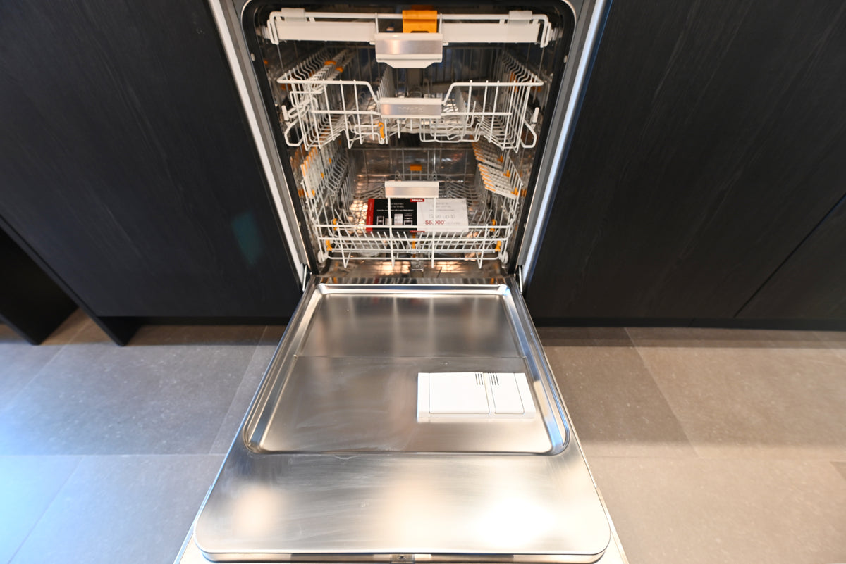 SieMatic Modern Black Kitchen with Island & Miele Appliances | photo 64