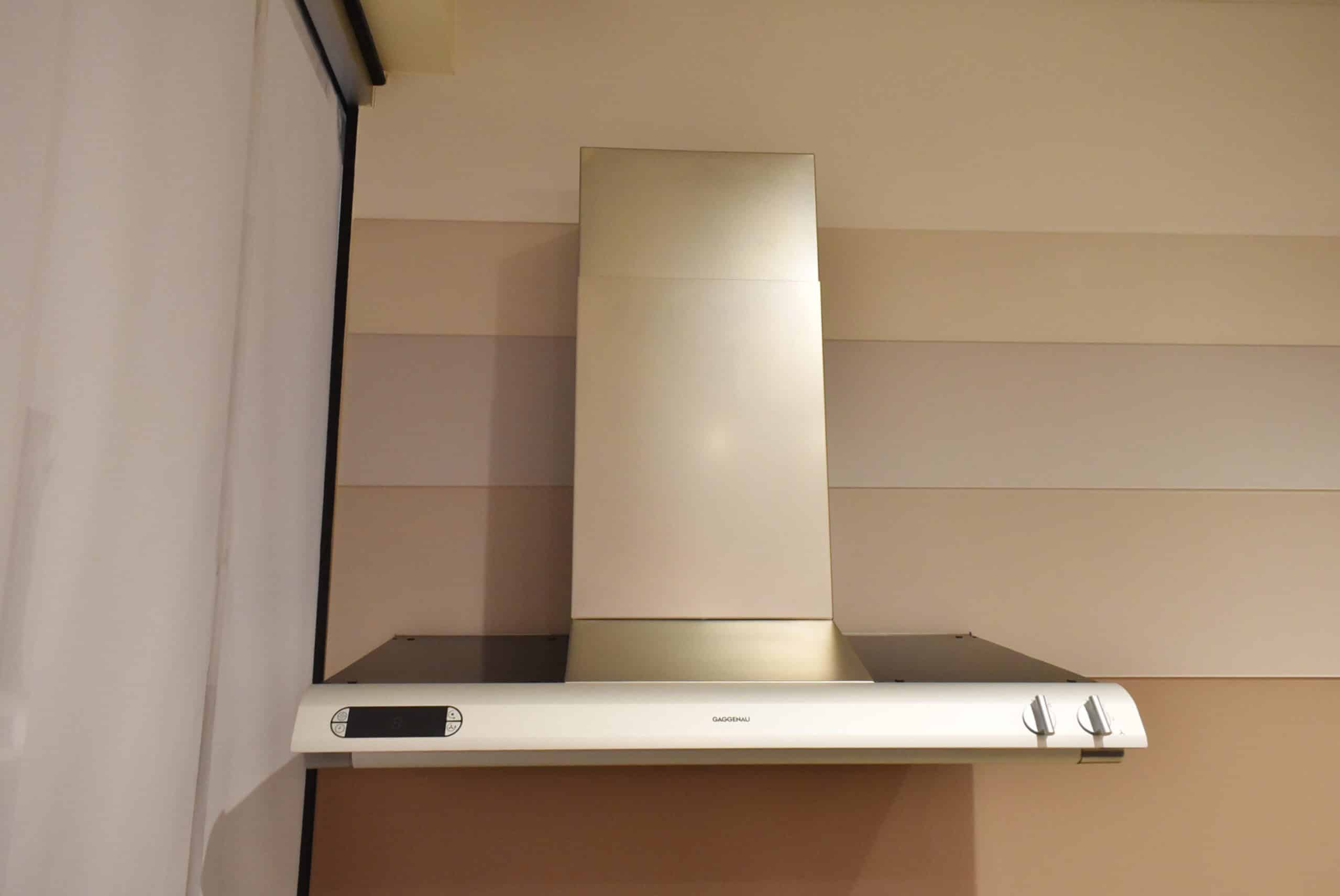 Downsview Olivewood Smooth Wood Modern Showroom Display Kitchen