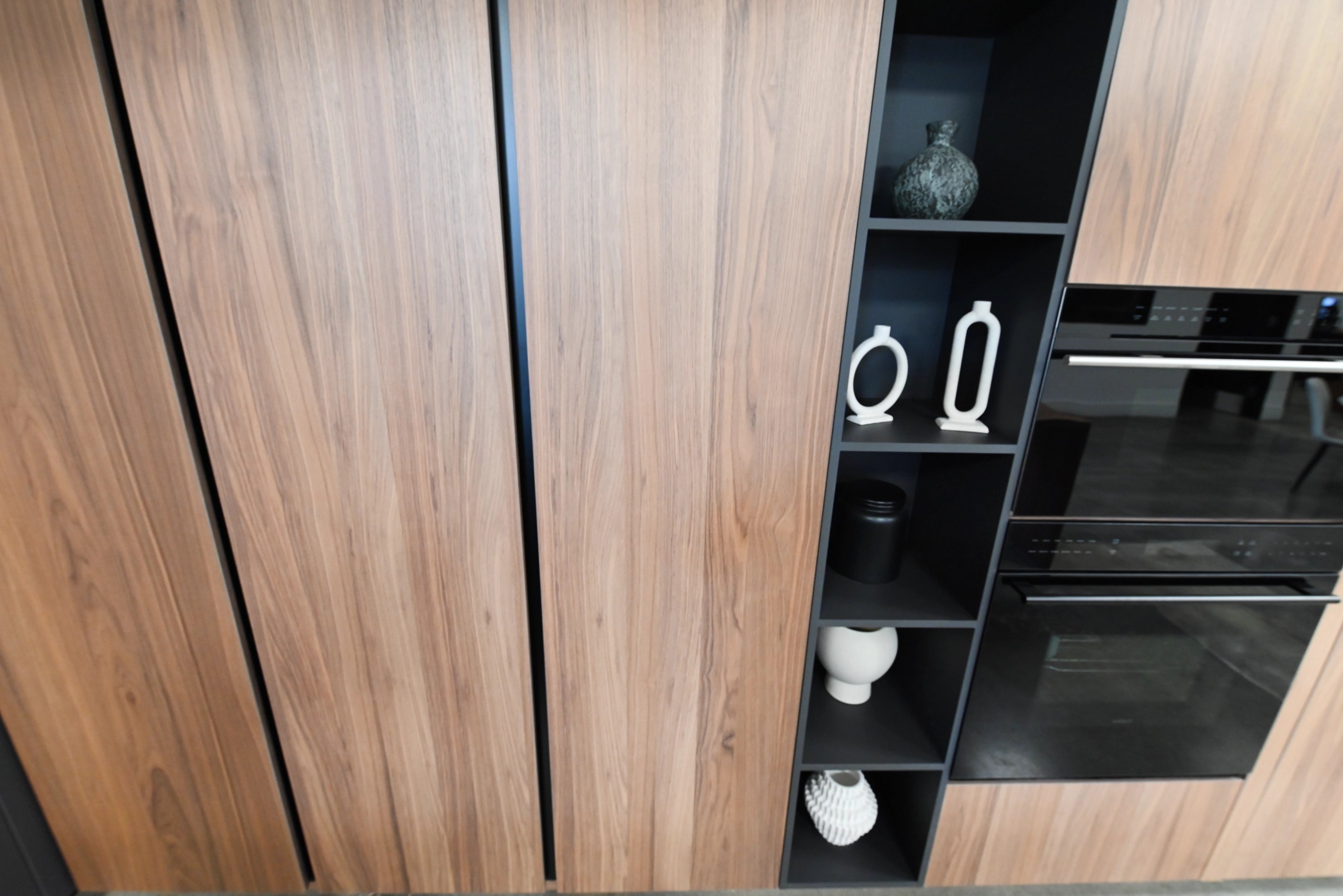 Lusso Eco-Friendly Natural Wood Modern Showroom Display Kitchen