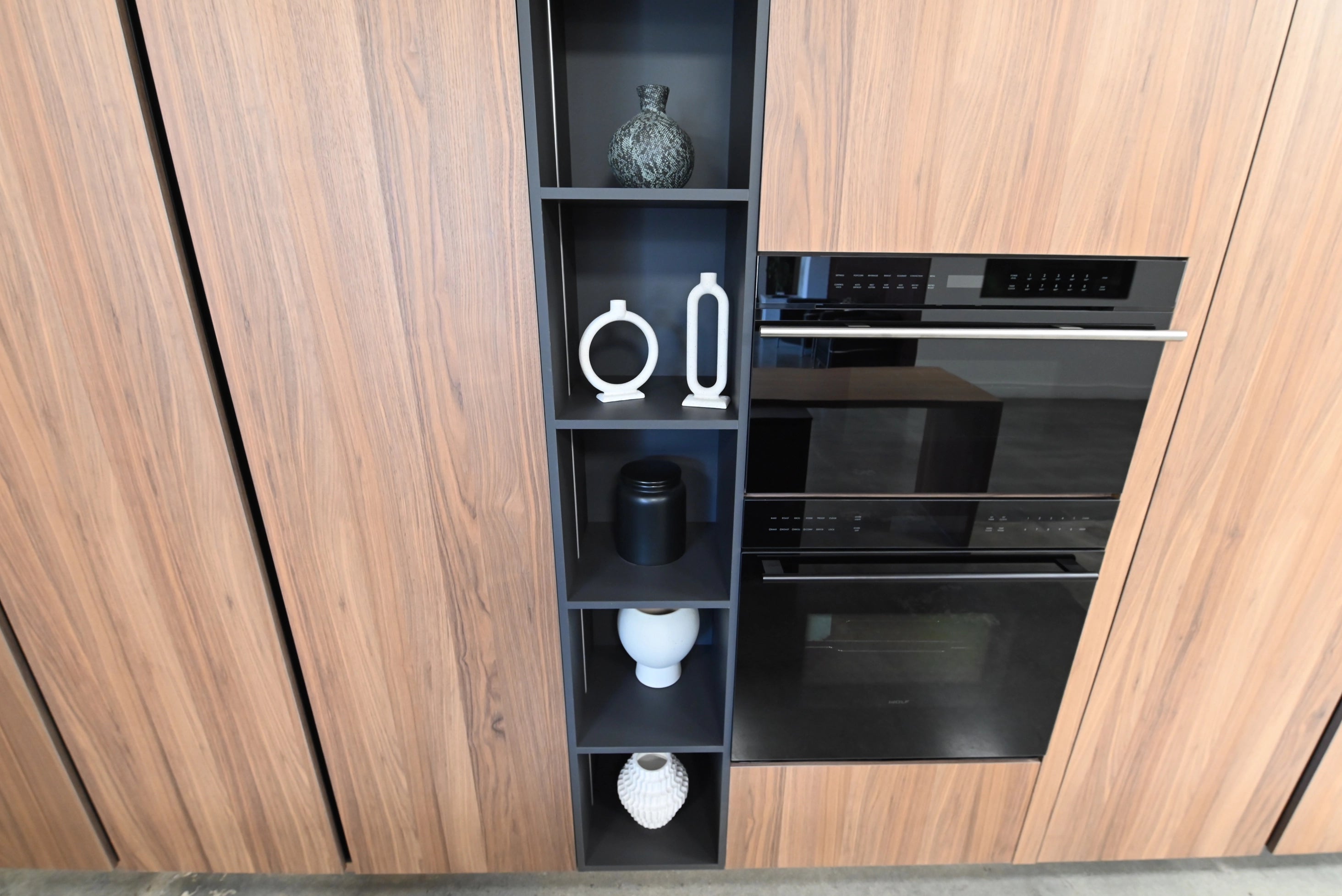 Lusso Eco-Friendly Natural Wood Modern Showroom Display Kitchen