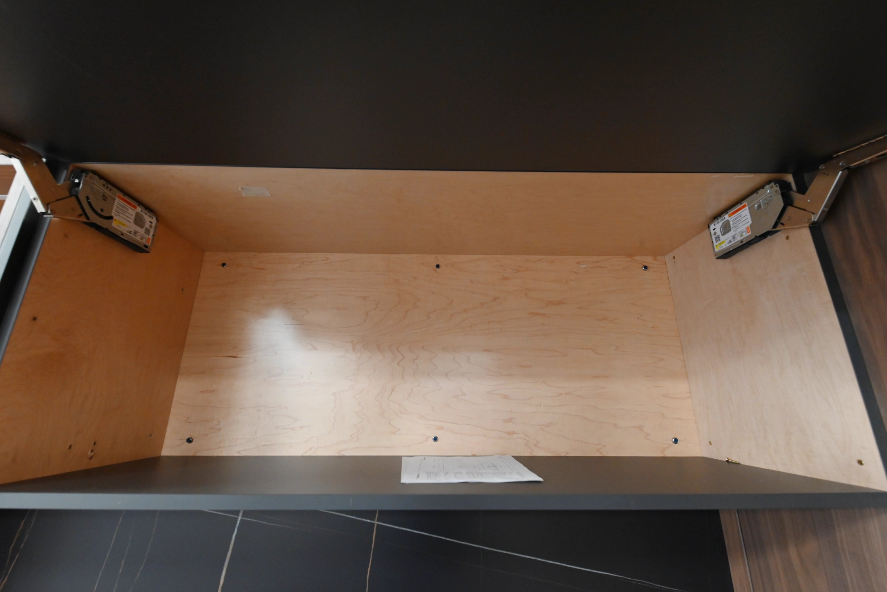 Lusso Eco-Friendly Natural Wood Modern Showroom Display Kitchen