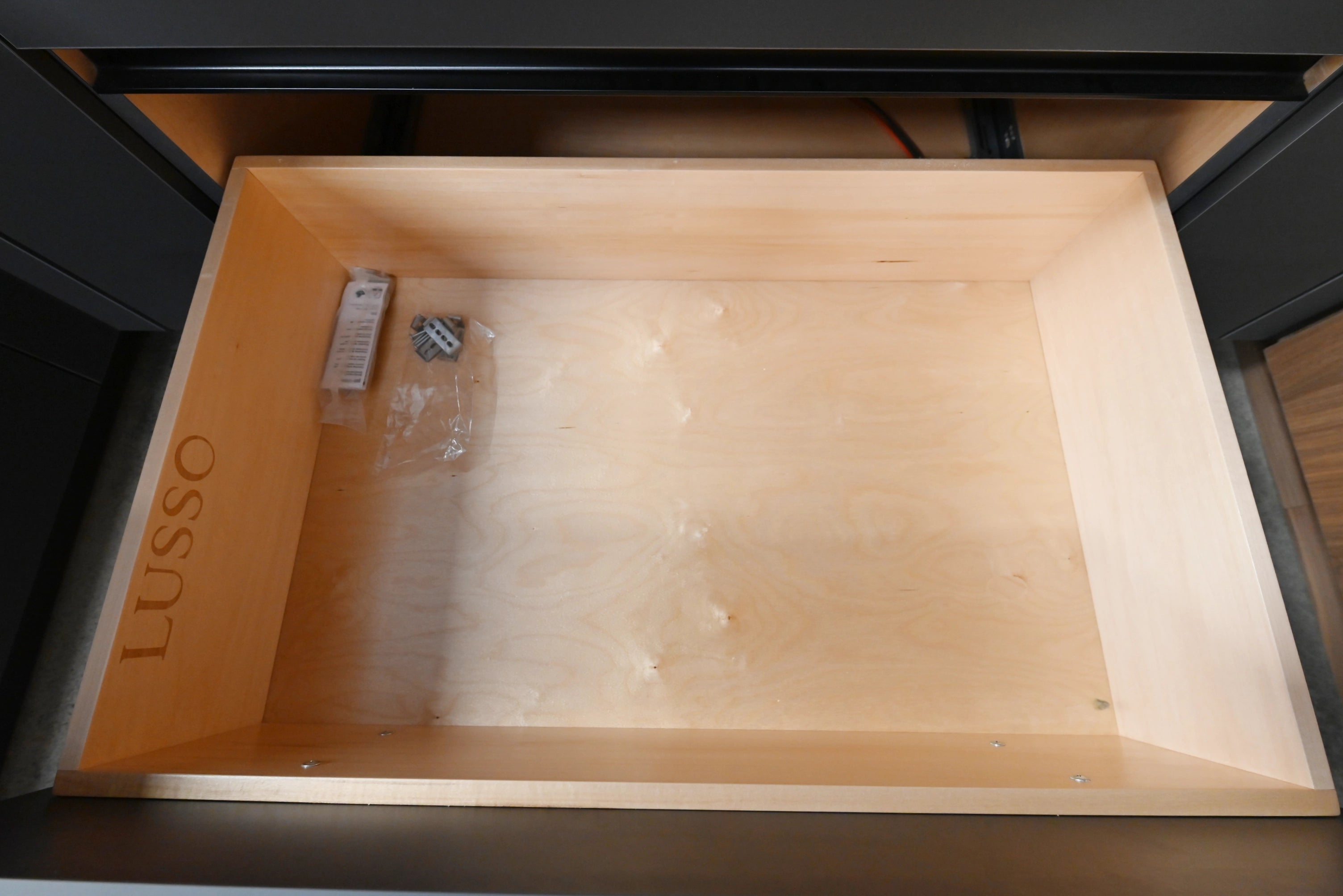 Lusso Eco-Friendly Natural Wood Modern Showroom Display Kitchen