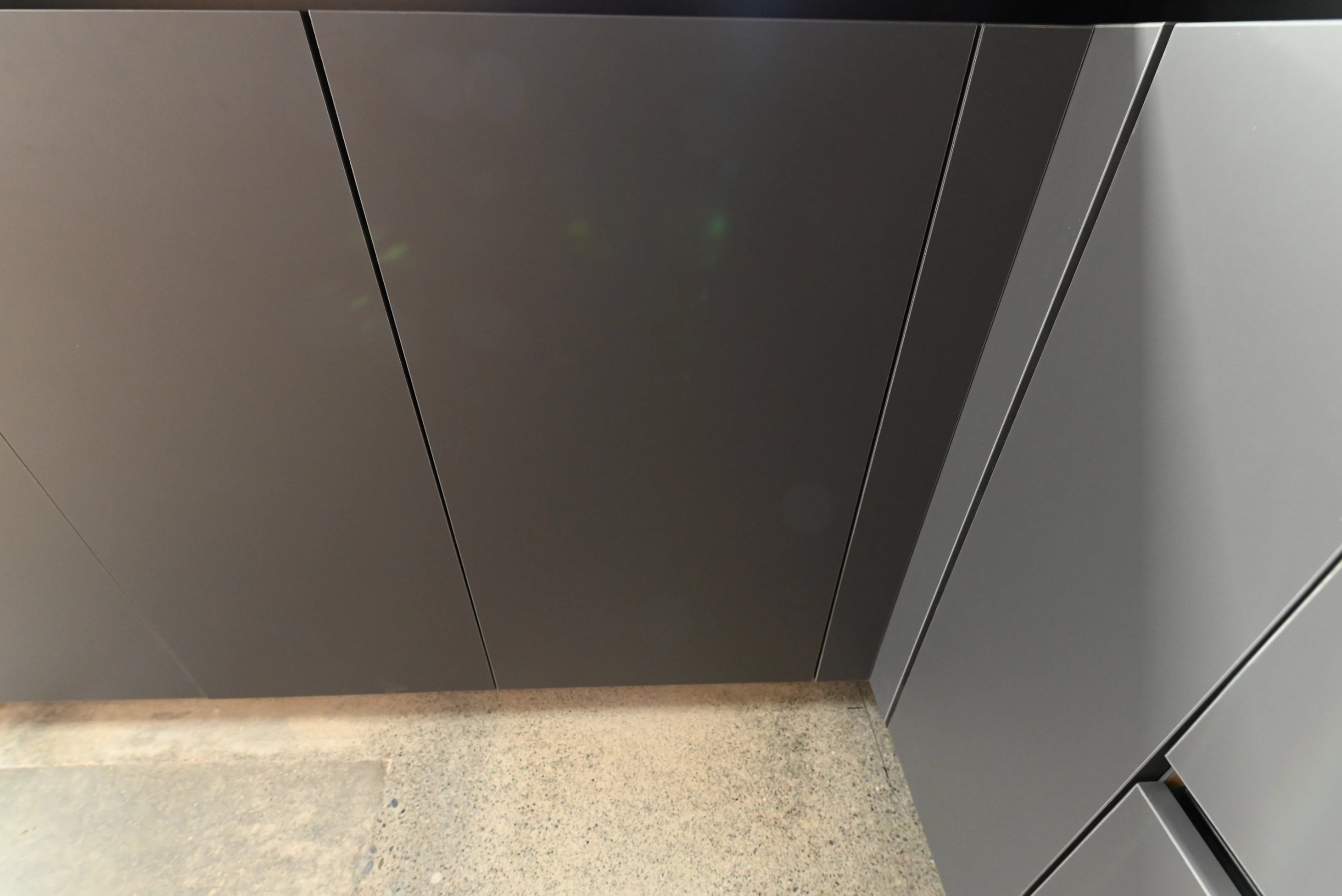 Lusso Eco-Friendly Natural Wood Modern Showroom Display Kitchen