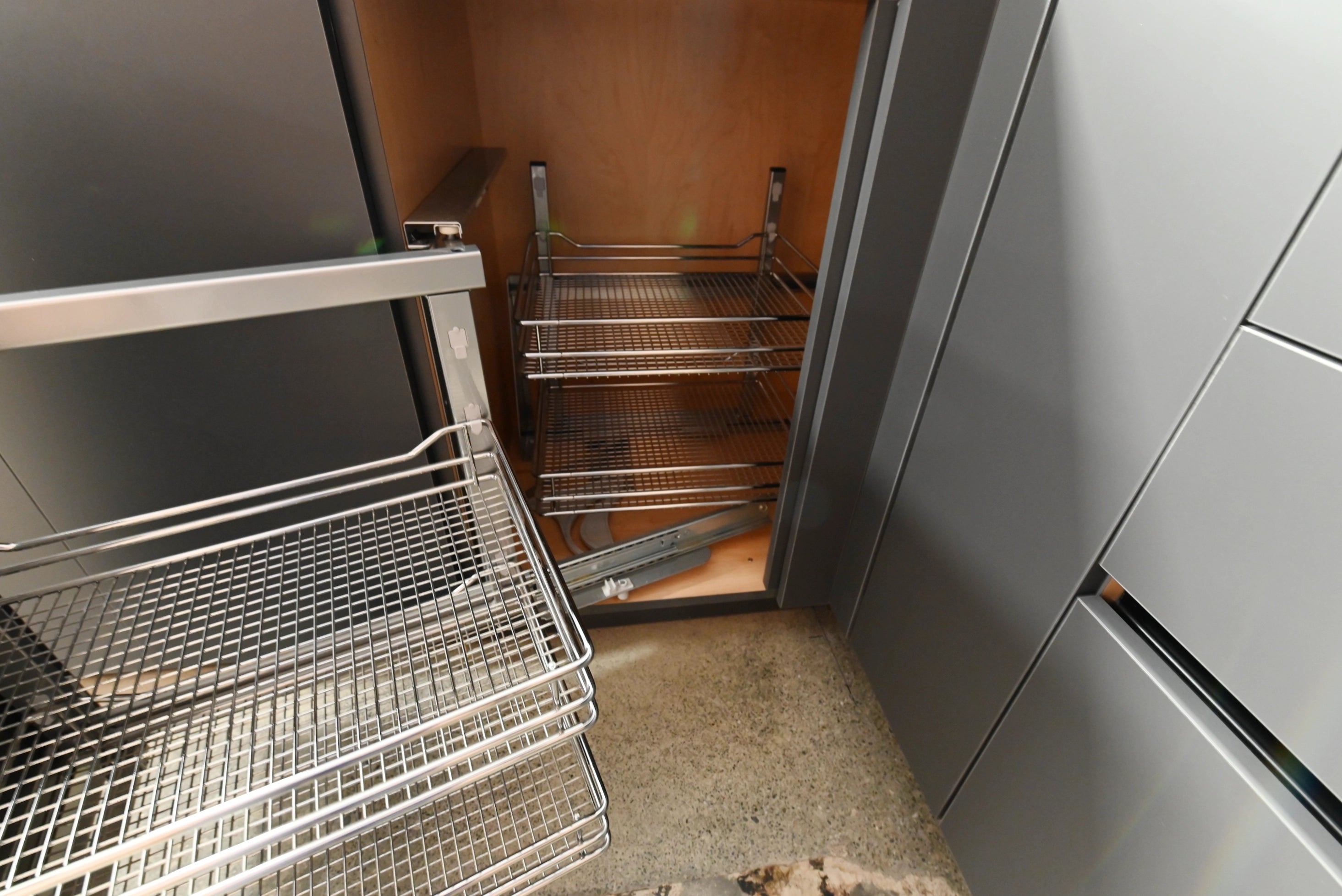 Lusso Eco-Friendly Natural Wood Modern Showroom Display Kitchen