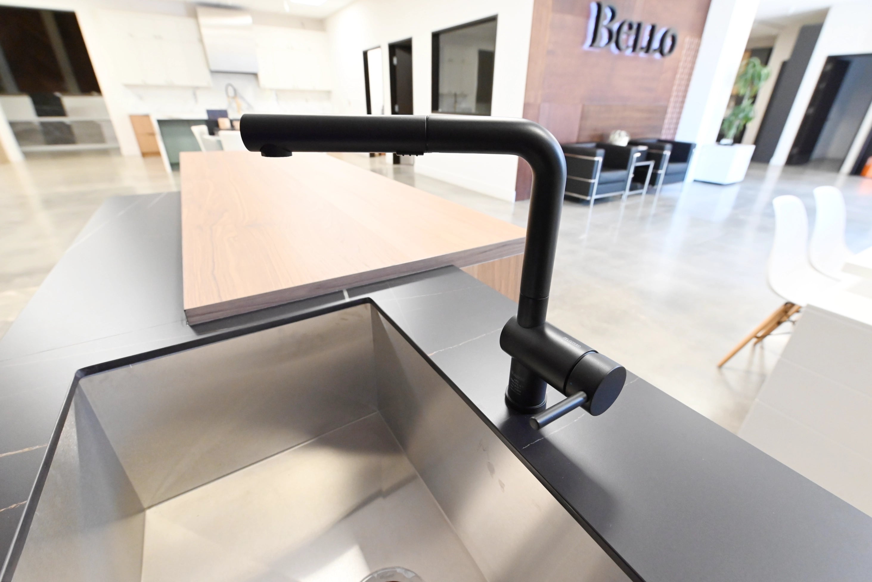 Lusso Eco-Friendly Natural Wood Modern Showroom Display Kitchen