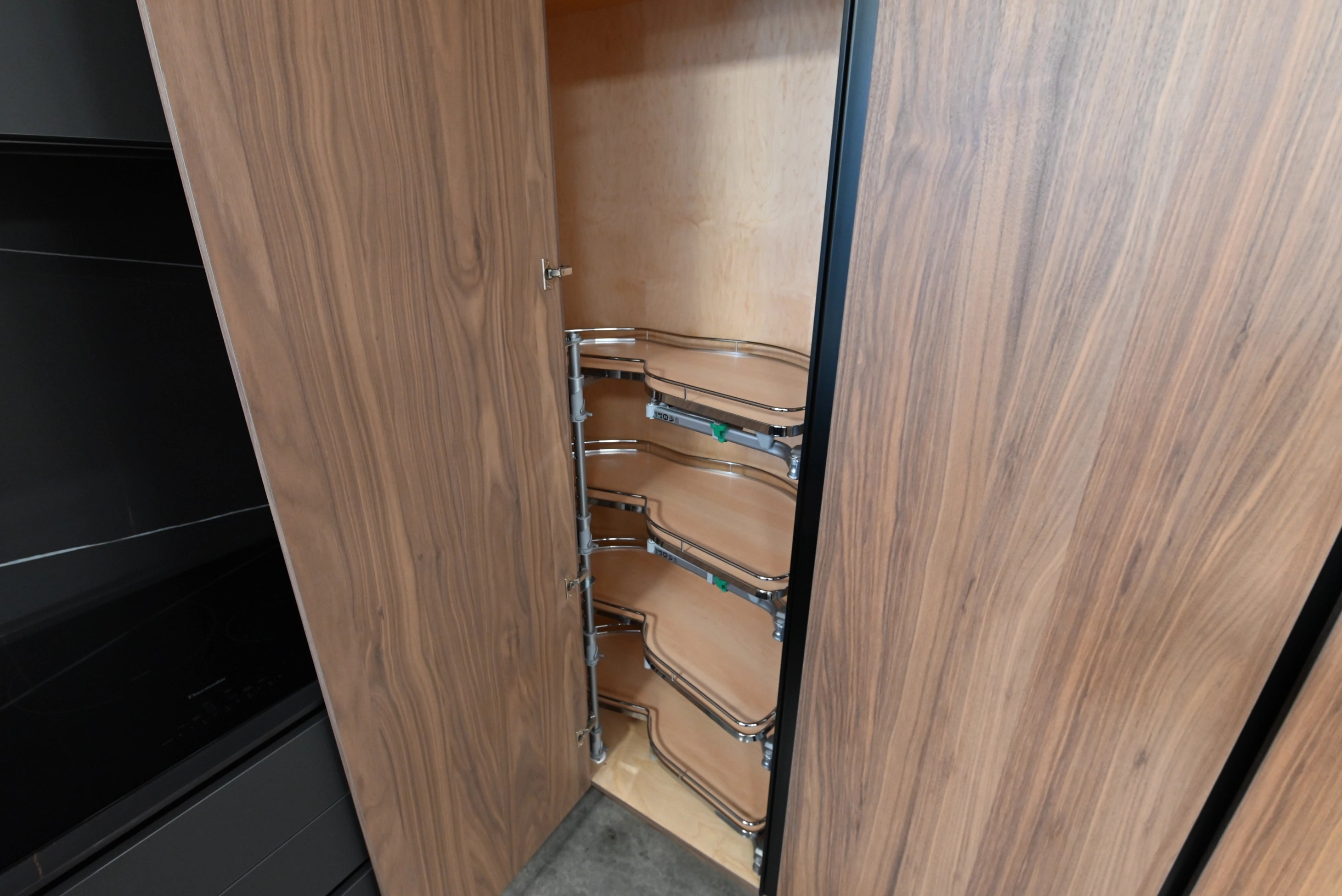 Lusso Eco-Friendly Natural Wood Modern Showroom Display Kitchen