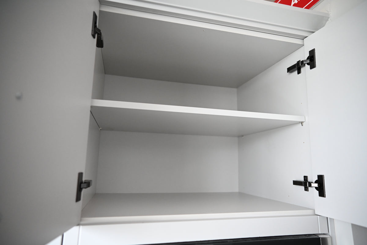 Wren Shaker Off White Matte Kitchen with Island & Appliances