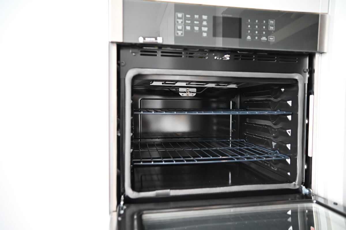 Wren Shaker Off White Matte Kitchen with Island & Appliances