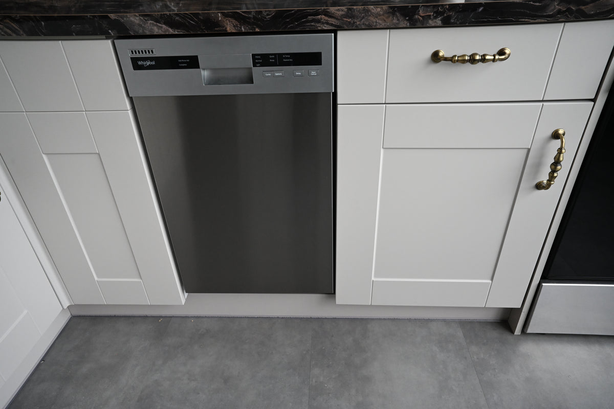 Wren Shaker Classic Cashmere Matte Kitchen