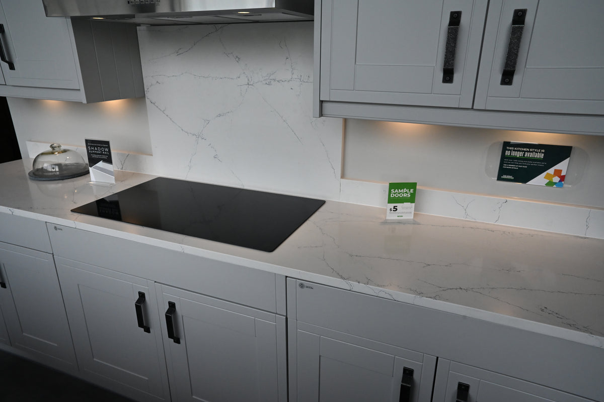 Wren Shaker Off White Matte Kitchen with Island & Appliances