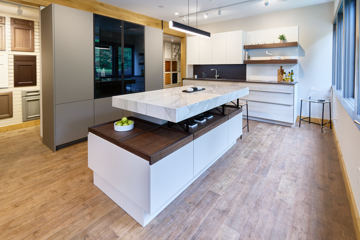 Poggenpohl Modern Kitchen with +MODO Island, +SEGMENTO Cabinetry & +STAGE Bar