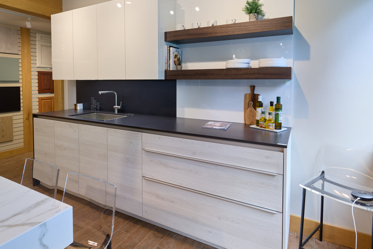 Poggenpohl Modern Kitchen with +MODO Island, +SEGMENTO Cabinetry & +STAGE Bar
