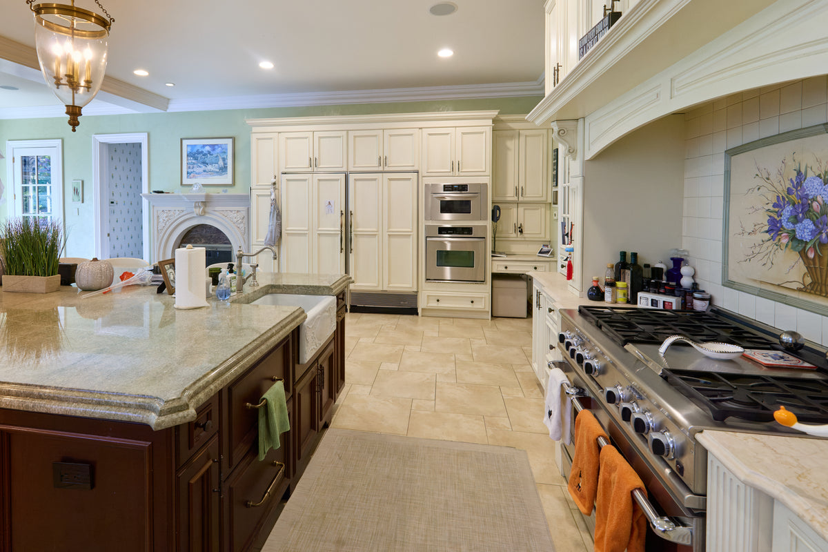 Kitchen Craft Traditional Light Cream Kitchen with Island & Appliances