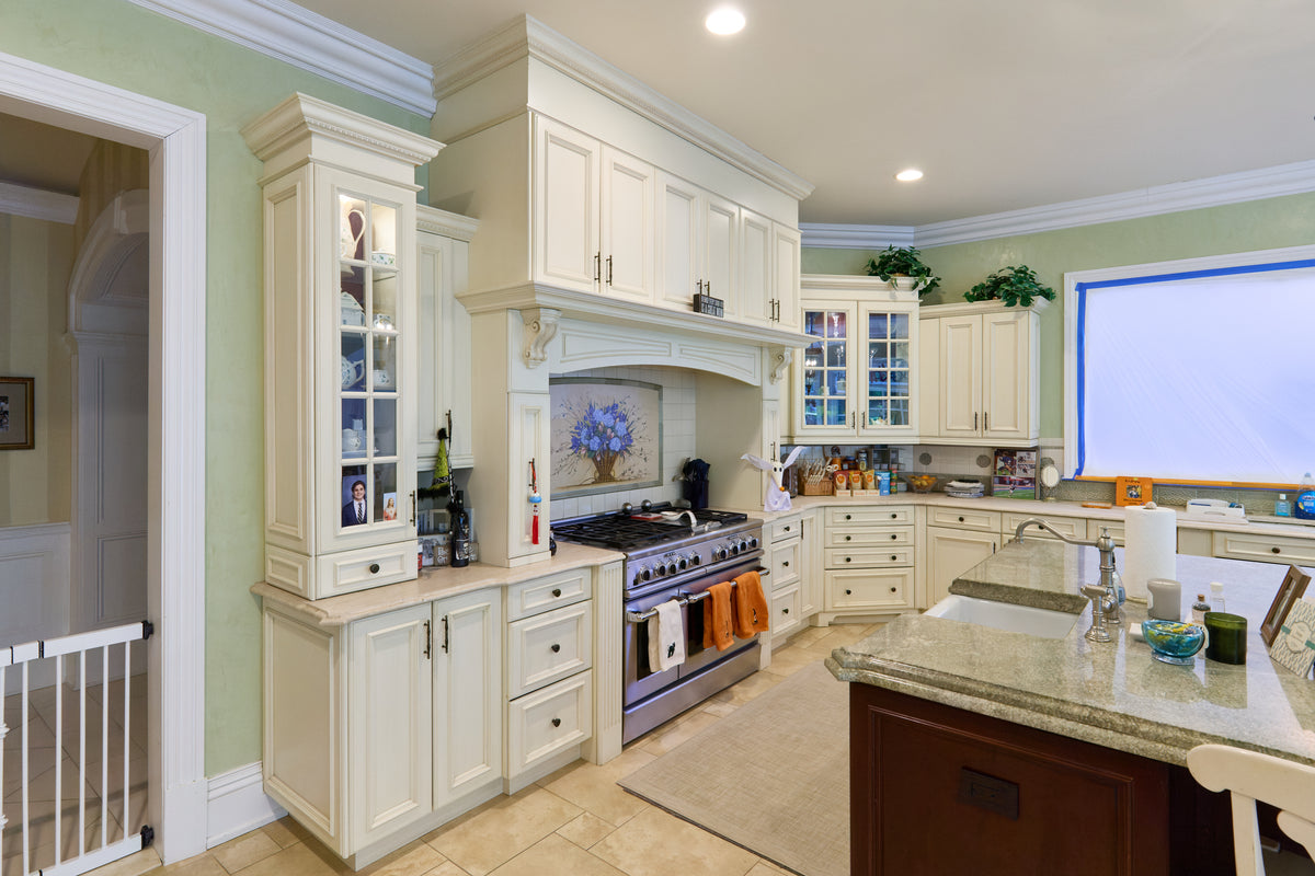 Kitchen Craft Traditional Light Cream Kitchen with Island & Appliances