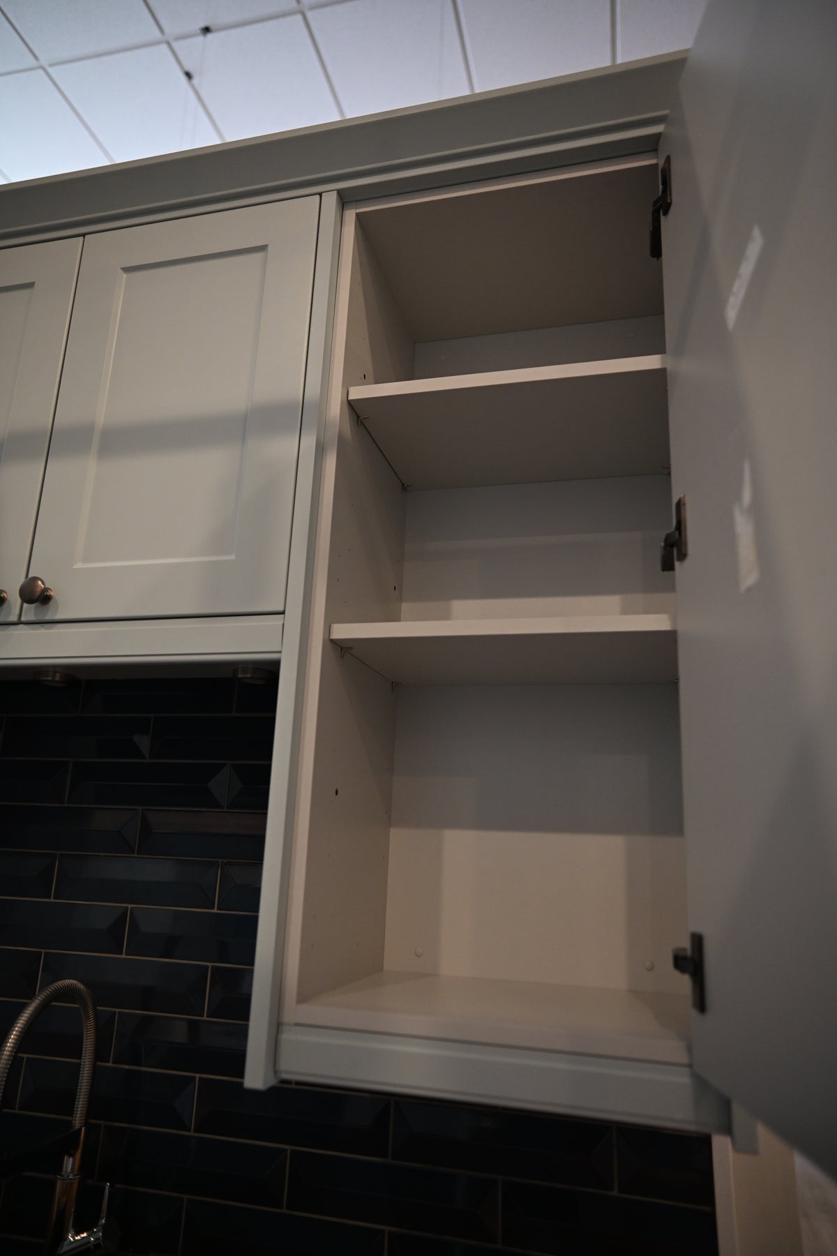 Wren Shaker Off White Matte Kitchen