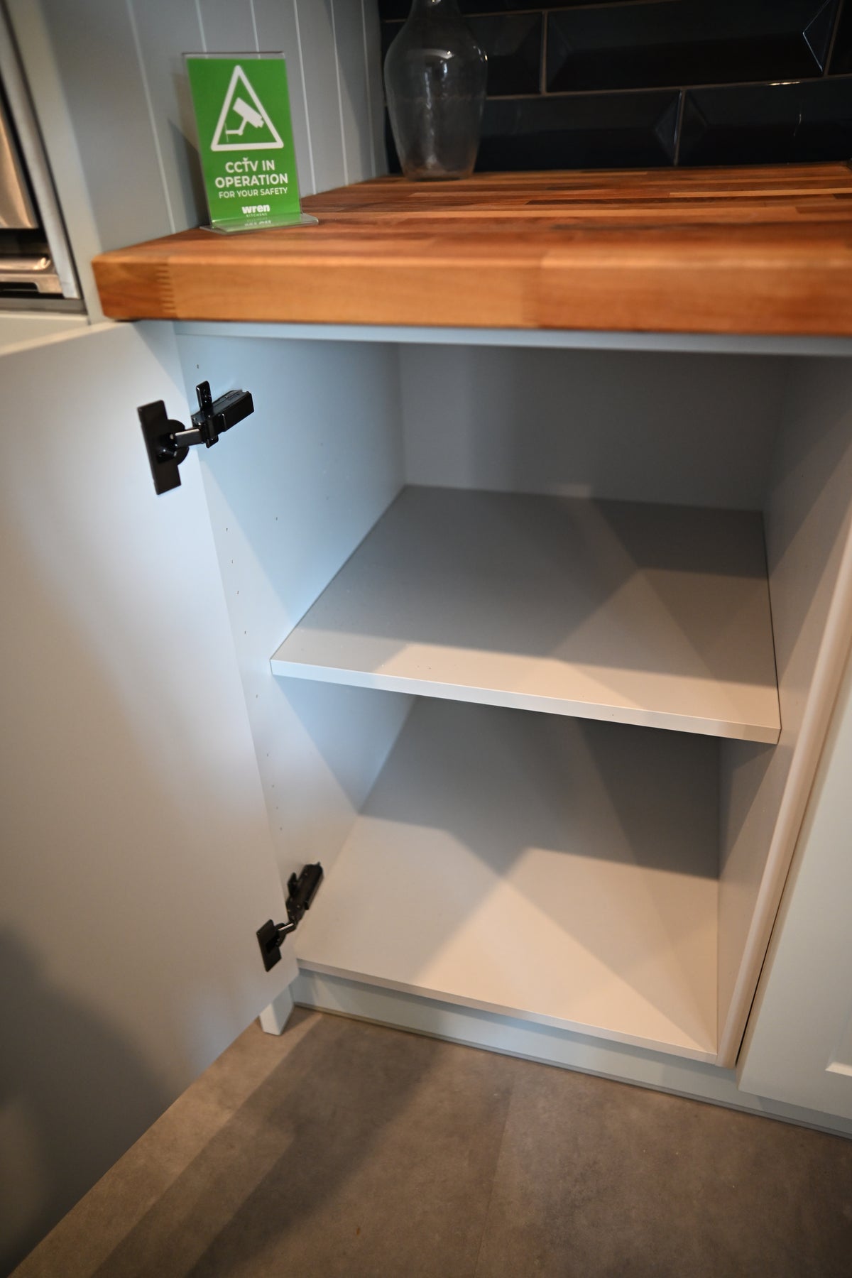 Wren Shaker Off White Matte Kitchen