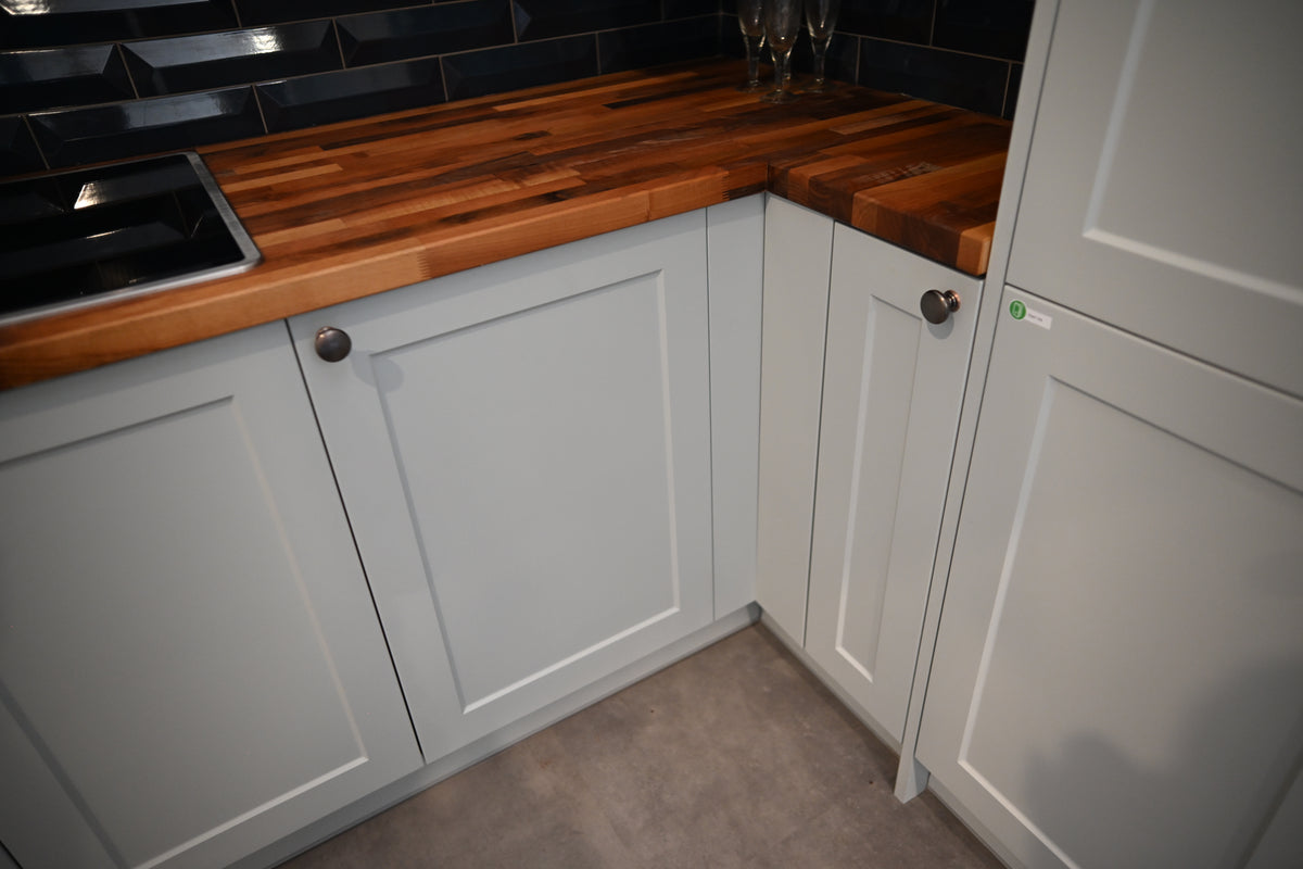 Wren Shaker Off White Matte Kitchen