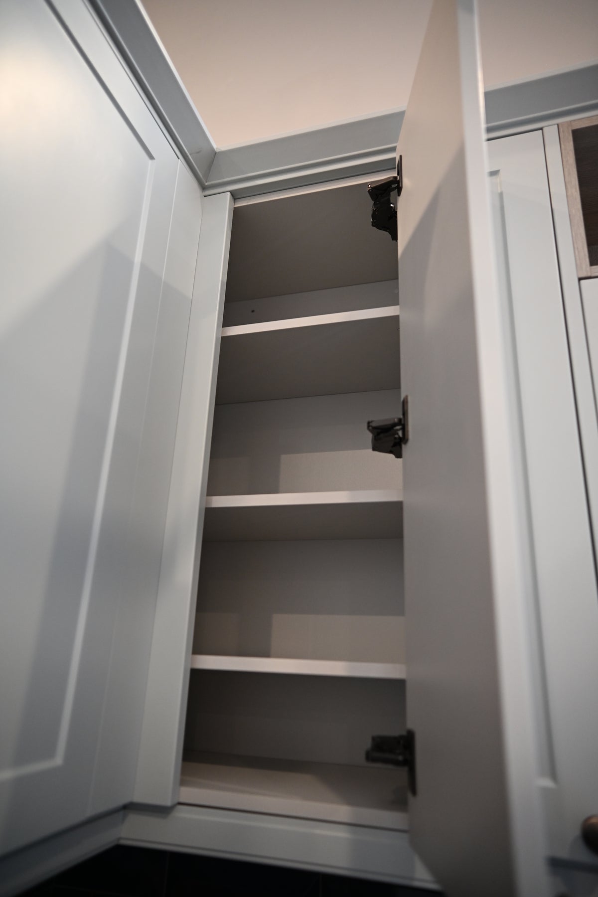 Wren Shaker Off White Matte Kitchen