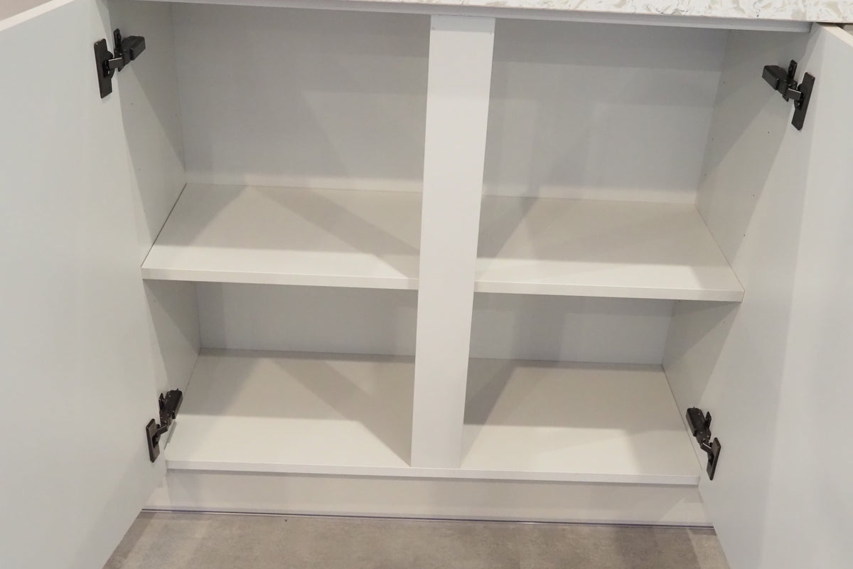 Wren Infinity Plus Shaker Chelsea Juratek Cashmere Matte Kitchen