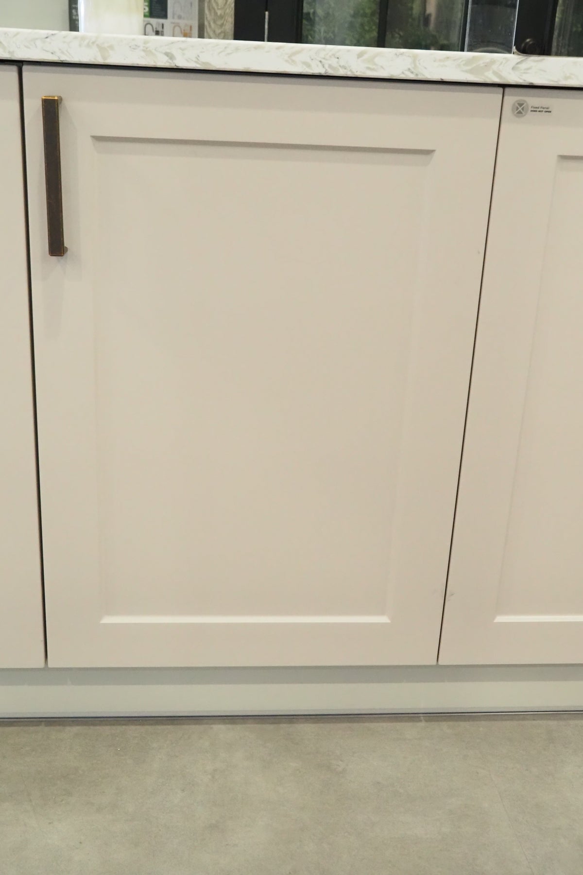 Wren Infinity Plus Shaker Chelsea Juratek Cashmere Matte Kitchen