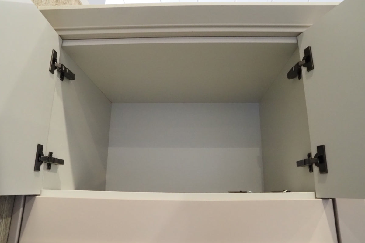 Wren Infinity Plus Shaker Chelsea Juratek Cashmere Matte Kitchen