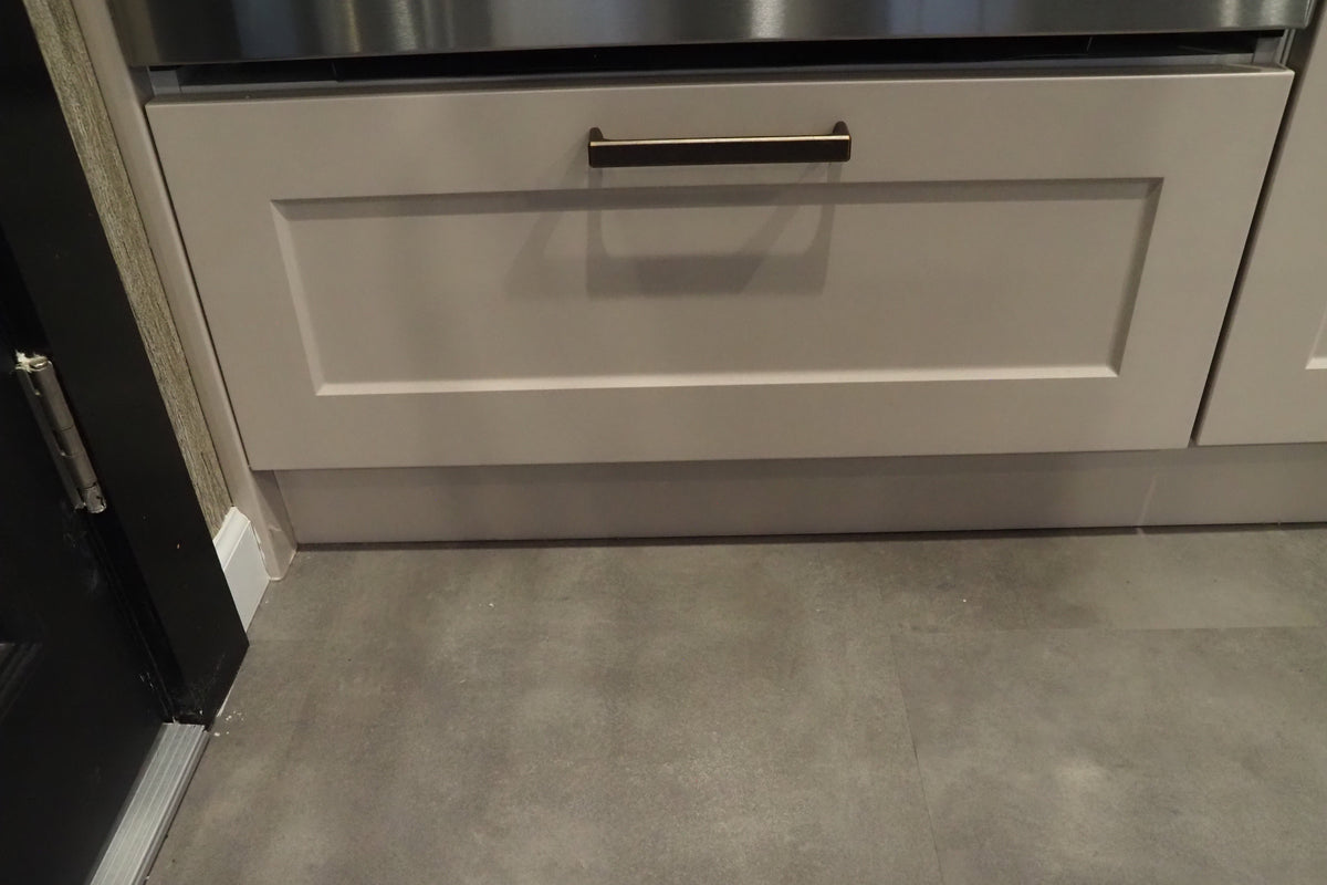 Wren Infinity Plus Shaker Chelsea Juratek Cashmere Matte Kitchen