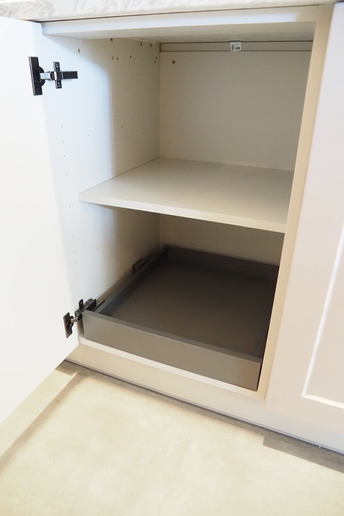Wren Infinity Plus Shaker Chelsea Juratek Cashmere Matte Kitchen