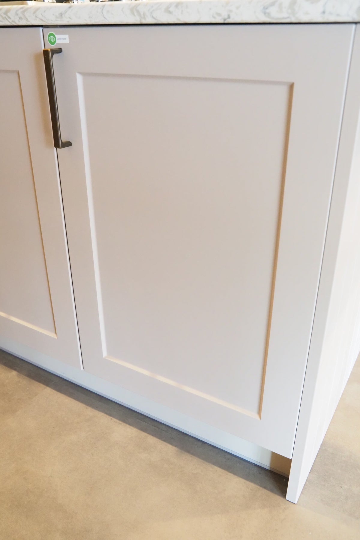 Wren Infinity Plus Shaker Chelsea Juratek Cashmere Matte Kitchen