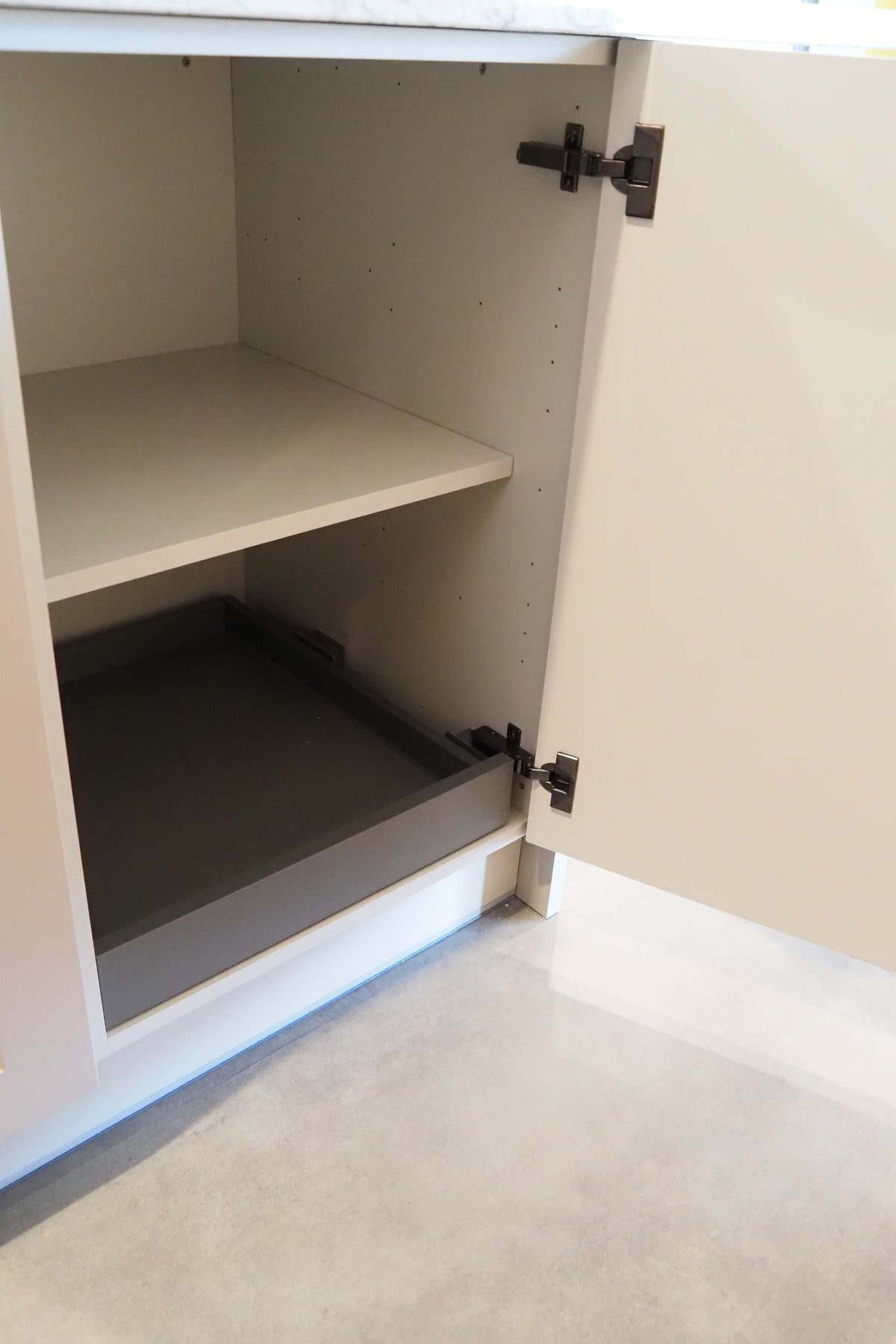 Wren Infinity Plus Shaker Chelsea Juratek Cashmere Matte Kitchen