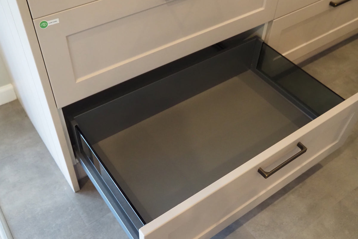 Wren Infinity Plus Shaker Chelsea Juratek Cashmere Matte Kitchen