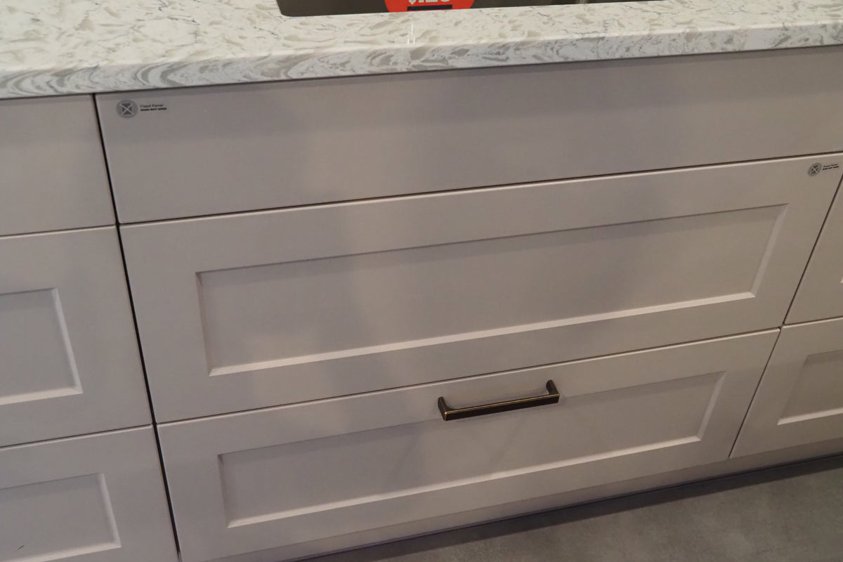 Wren Infinity Plus Shaker Chelsea Juratek Cashmere Matte Kitchen